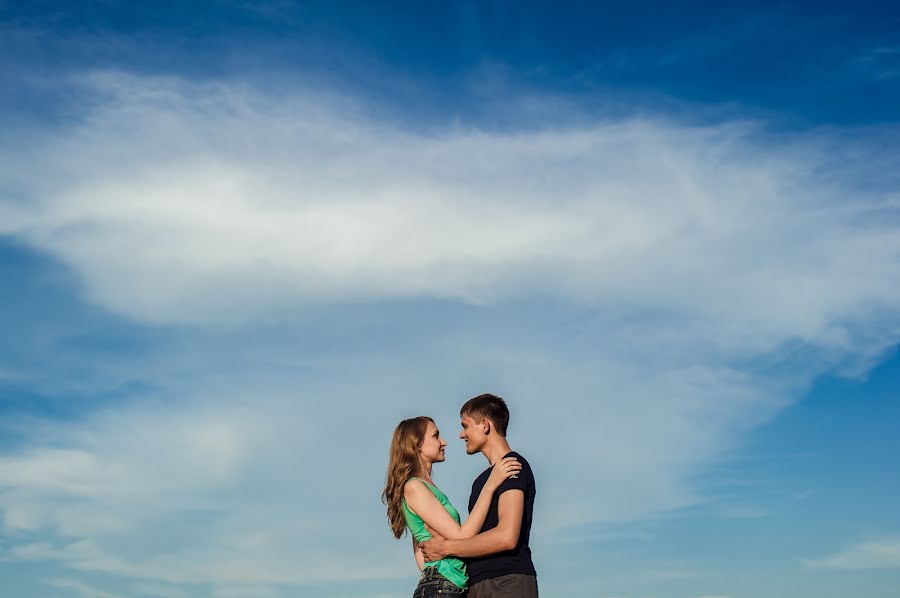 Fotógrafo de casamento Roman Popov (fotoroman1). Foto de 1 de julho 2017