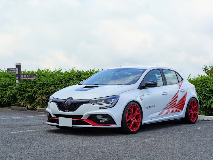 メガーヌ ハッチバックのお盆休み・山と愛車・まぁまた来ればいっか・アネスト岩田 ターンパイク箱根に関するカスタム事例の投稿画像7枚目