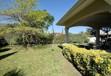 Maison avec terrasse 1