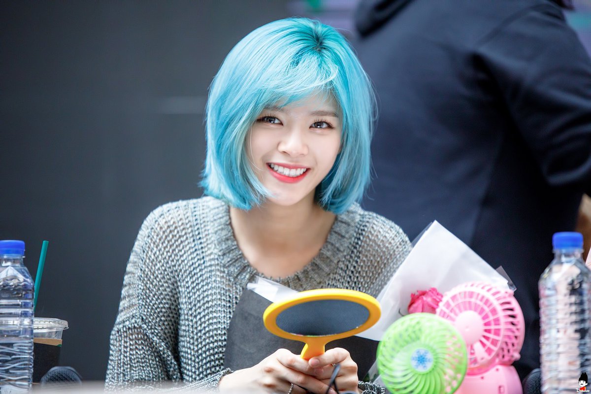 Literally Just 60 Photos Of TWICE Jeongyeon's Bright Blue Hair