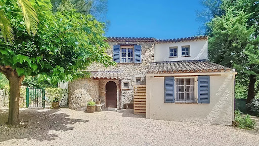 House with pool and garden 2