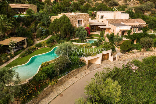 Villa avec piscine en bord de mer 2