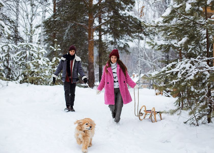 Jurufoto perkahwinan Lena Popova (lenabrain). Foto pada 2 Februari 2020