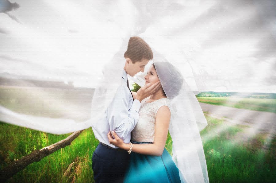 Fotógrafo de casamento Yana Garanzha (garangayana). Foto de 11 de julho 2018