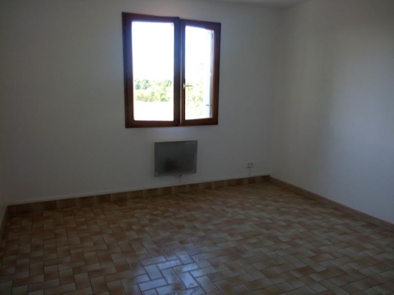 Location meublée appartement 3 pièces 43 m² à Tours (37000), 640 €