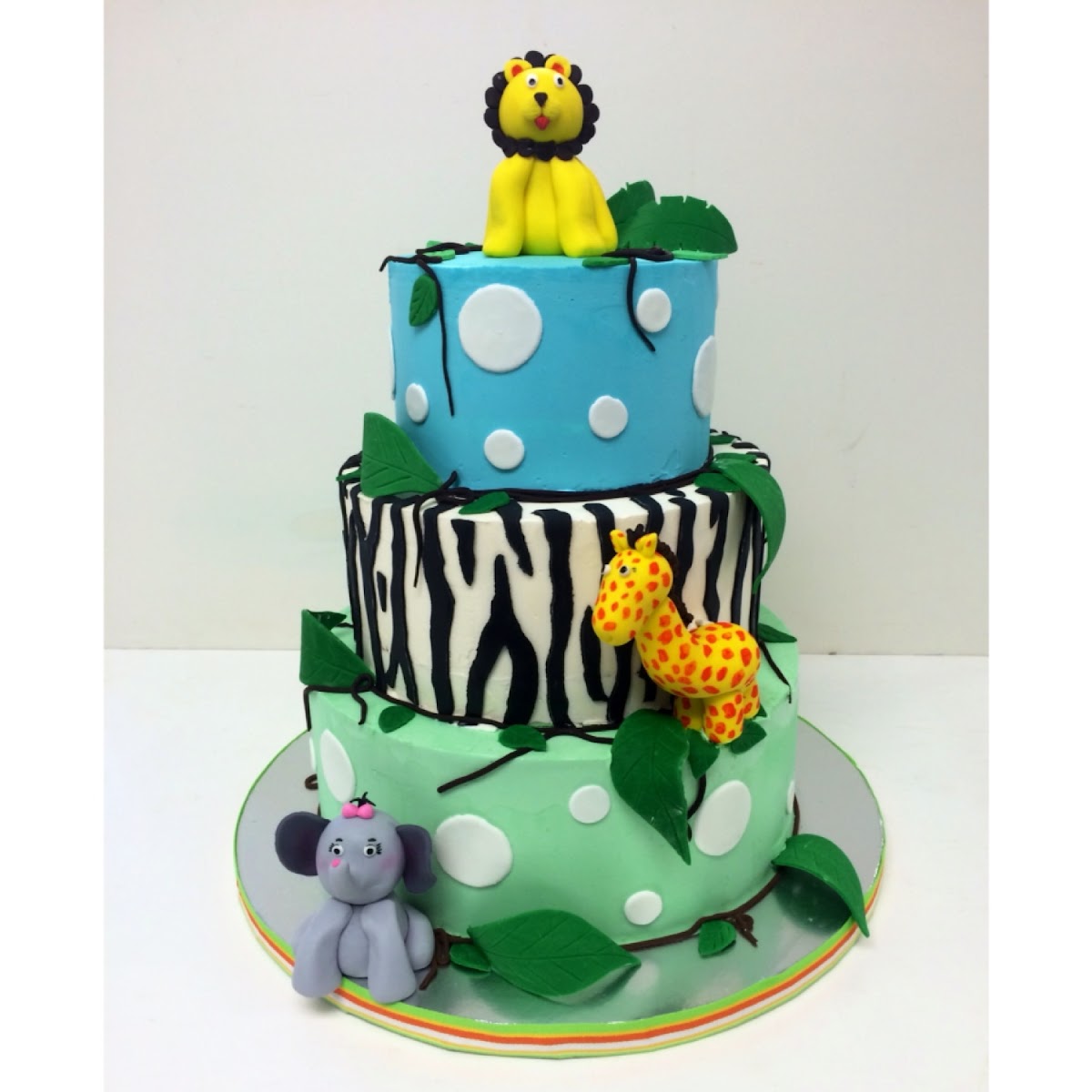 Baby shower cake