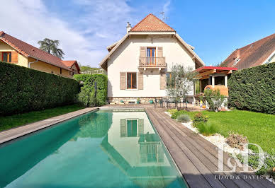 Maison avec piscine et jardin 18