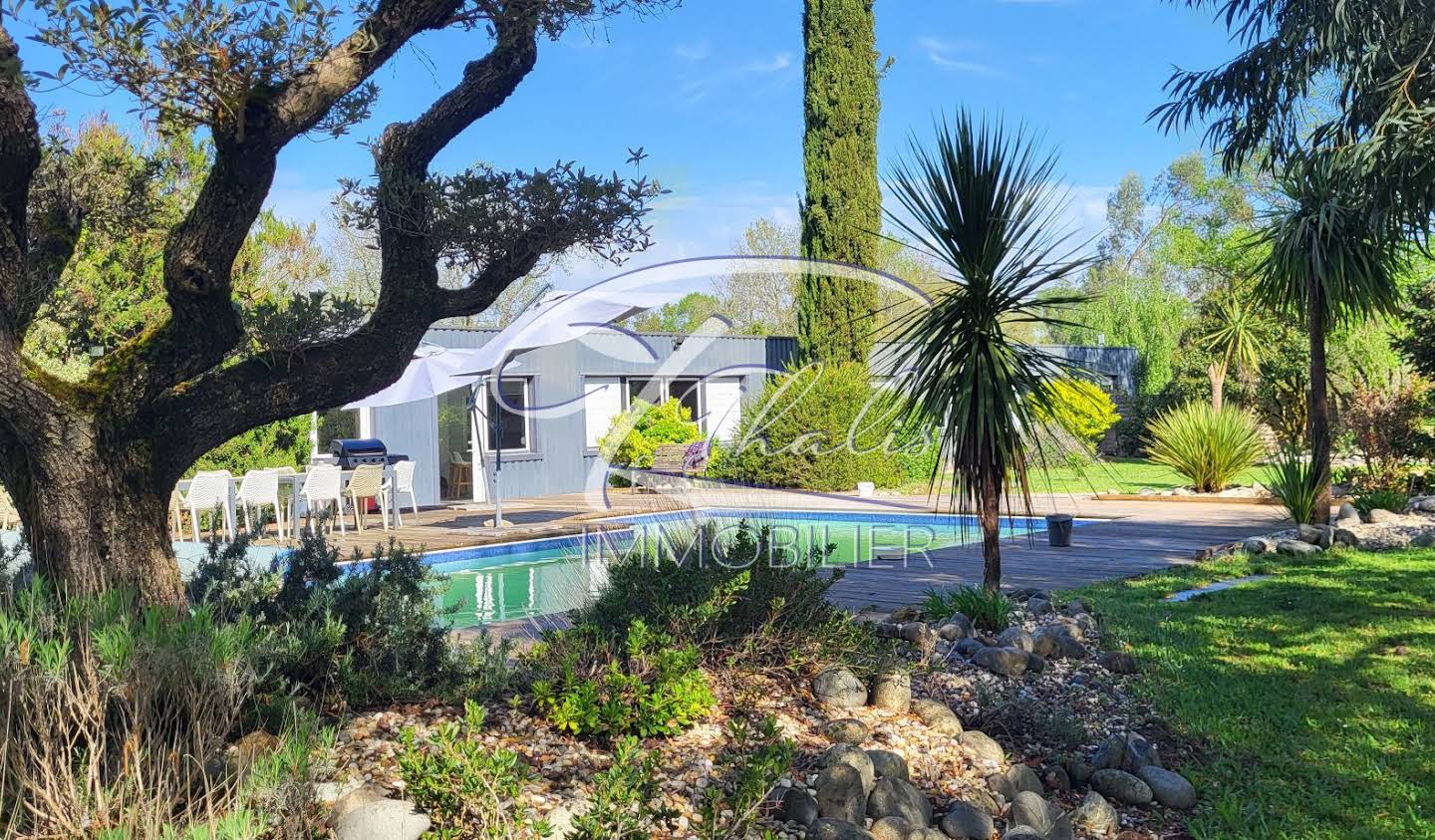 Maison avec piscine et jardin Saint-André-de-Cubzac