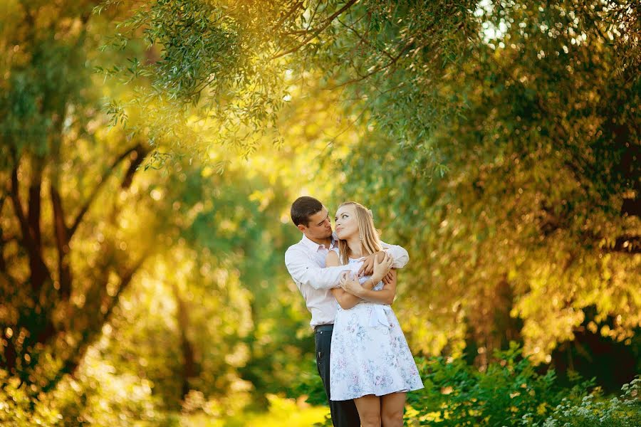 Wedding photographer Olya Shlemenkova (missolka). Photo of 3 April 2014