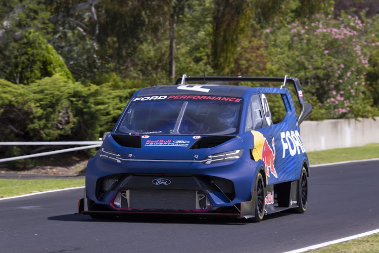 Driver Romain Dumas set the new lap record with a time of 1:56.3247 around the 6.2km Mount Panorama circuit.