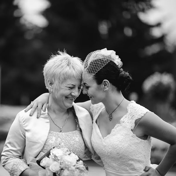 Fotógrafo de bodas Valentin Valeanu (valphoto). Foto del 3 de septiembre 2015