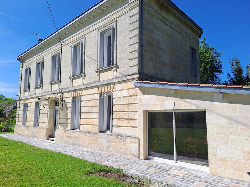 Vente maison 6 pièces 204 m² à Val de Virvée (33240), 598 000 €