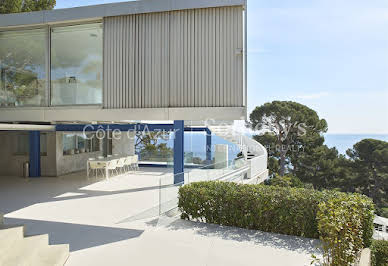 Seaside house with pool 4