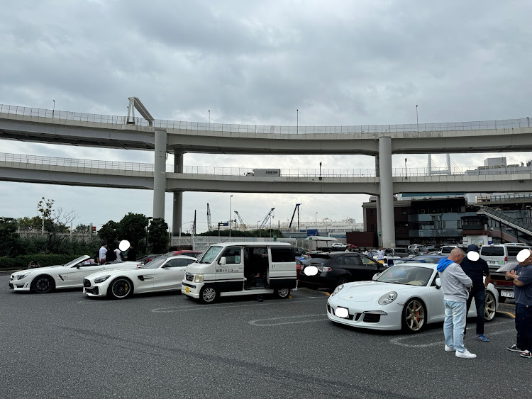 SLのSL63AMG・大黒PA・たのしい仲間・オープンカーの季節到来・オフ会に関するカスタム事例の投稿画像5枚目