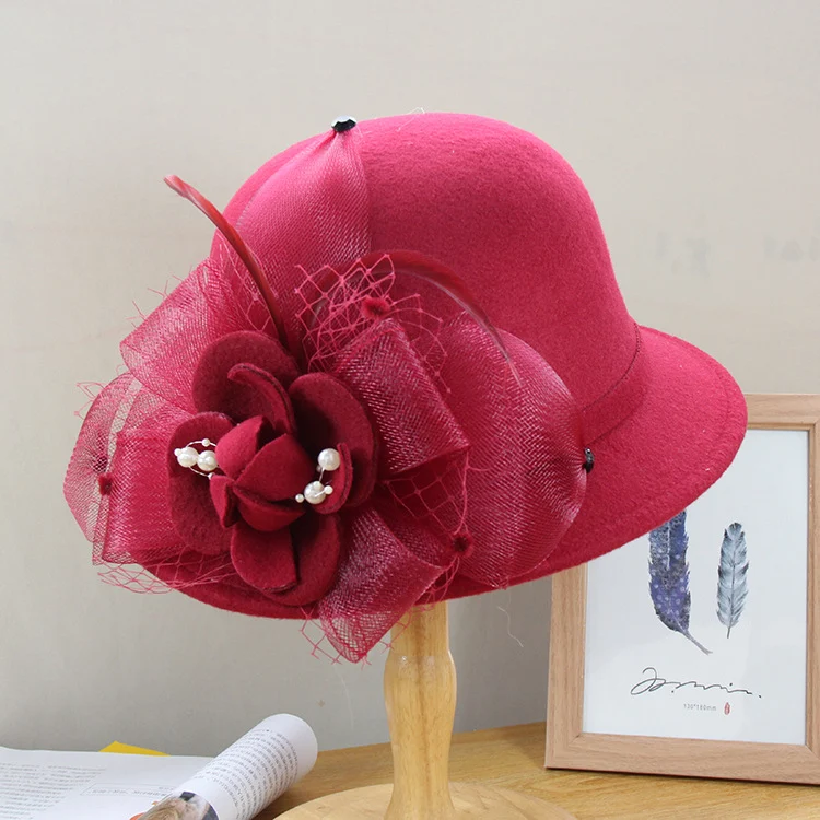Title 7, Chapeau melon chaud de la mode britannique