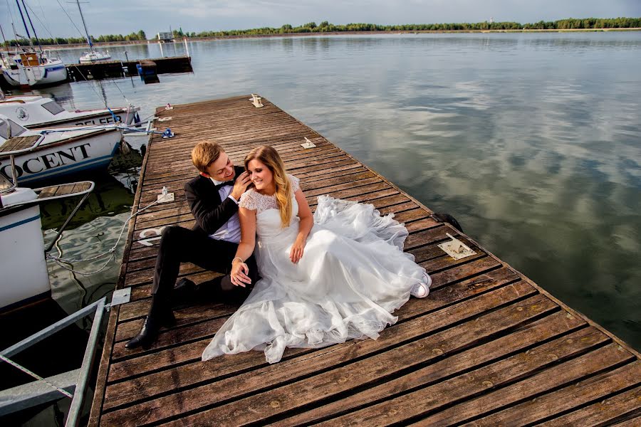 Fotografo di matrimoni Monika Machniewicz-Nowak (desirestudio). Foto del 25 agosto 2017