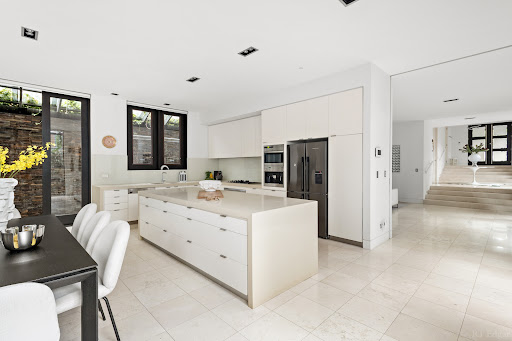 Maison avec piscine et jardin 5