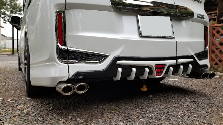 ステップワゴンのノブデッセお疲れ様😃・マフラー取り付け・DIY・イイ音してますね〜🤩に関するカスタム事例の投稿画像1枚目