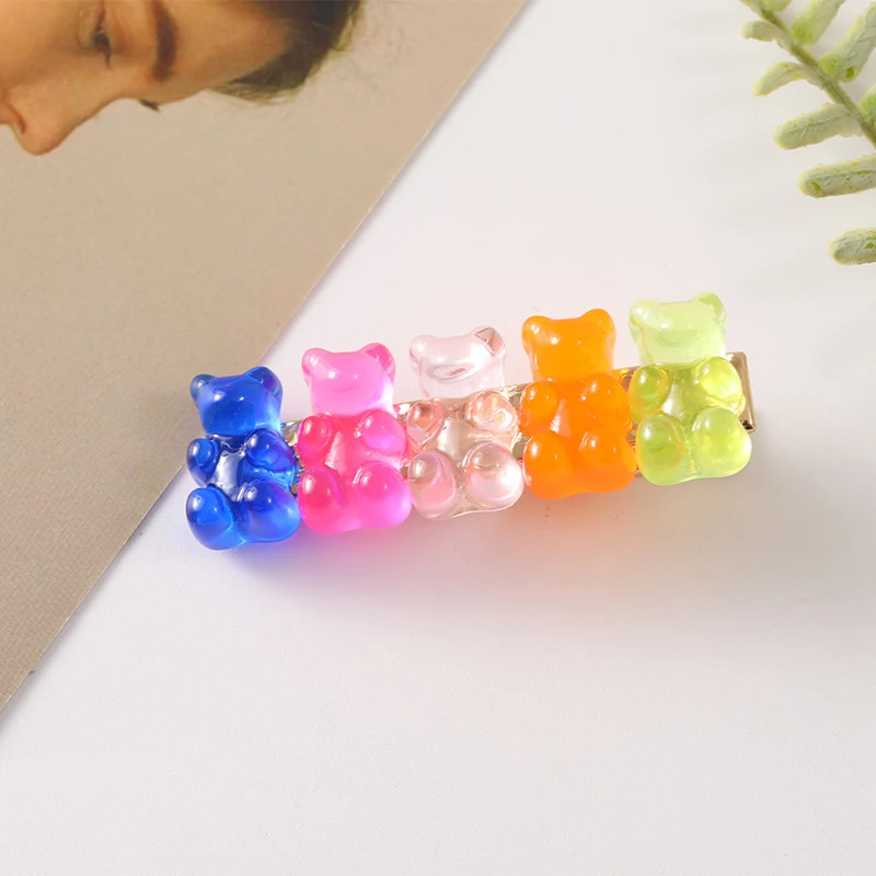 Barrettes à frange ours simple et mignon pour enfants. Accessoire de mode cartoon facile à utiliser, maintient les cheveux et ajoute du style.