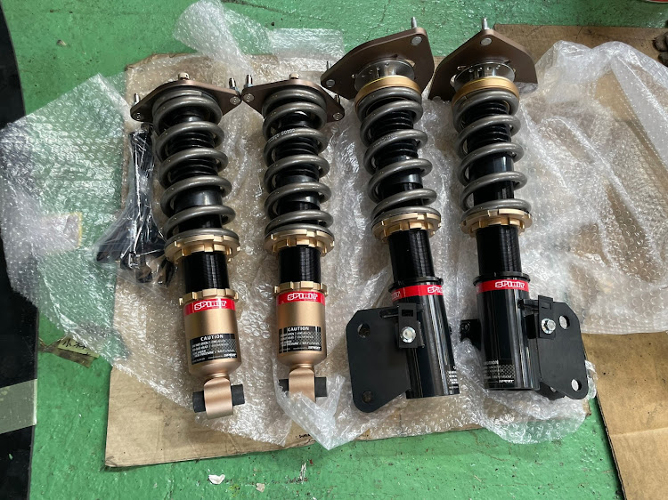 WRX STIの車高調・SPIRIT RACING SHOCKに関するカスタム事例の投稿画像2枚目