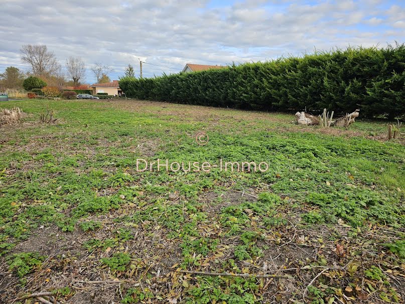 Vente terrain  340 m² à Riom (63200), 68 000 €