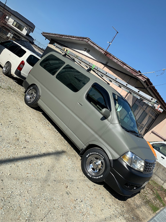グランドハイエースの塗装職人・現場車両・DIY全塗装に関するカスタム事例の投稿画像4枚目