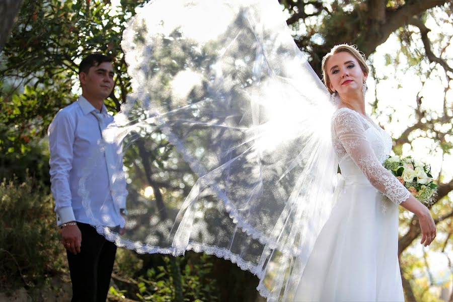 Hääkuvaaja Vadim Ermakov (cyprus). Kuva otettu 1. lokakuuta 2018