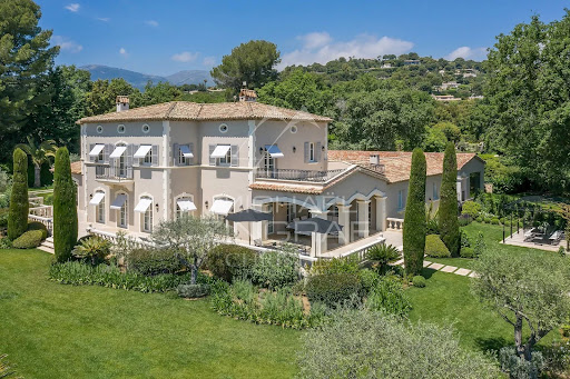 Villa avec piscine et terrasse 5
