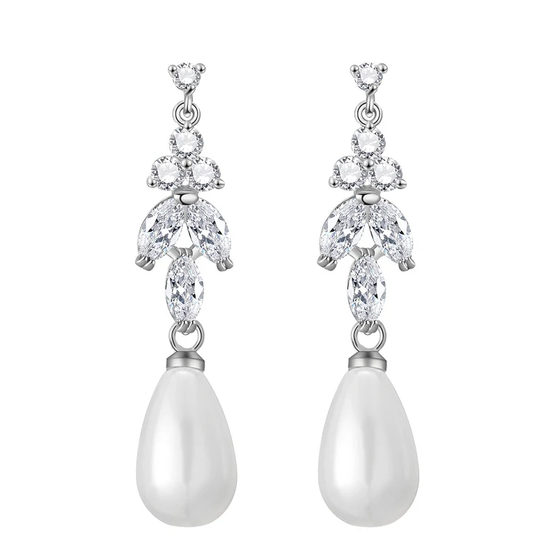 Brincos Longos de Pérolas Femininos Acessório de moda elegante e sofisticado Design charmoso e atemporal Ideal para looks casuais e formais Realce sua beleza