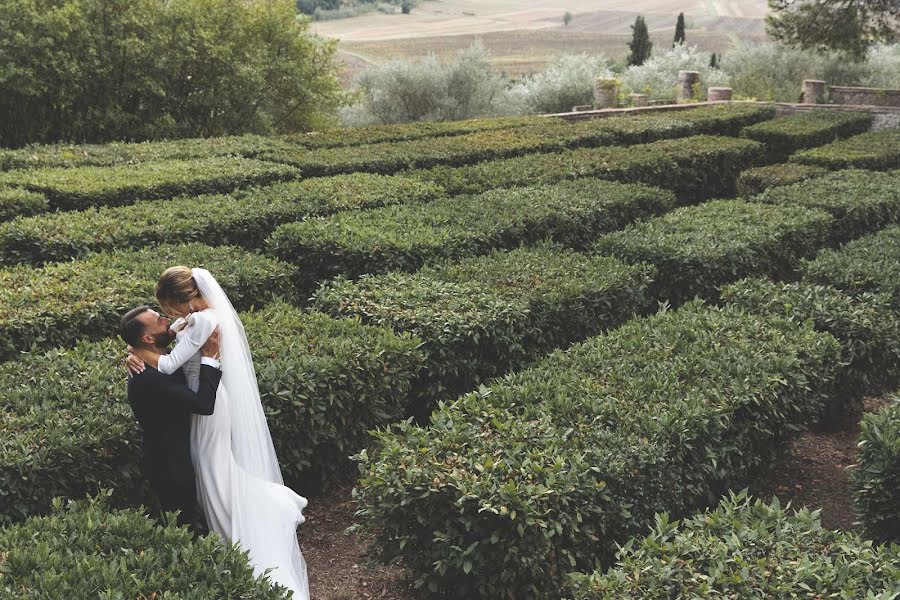 Fotografo di matrimoni Luca Giulivi (lucagiulivi). Foto del 27 ottobre 2022