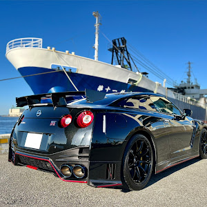 NISSAN GT-R