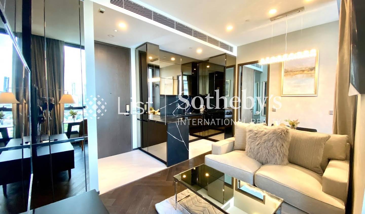 Apartment with pool Khlong Toei