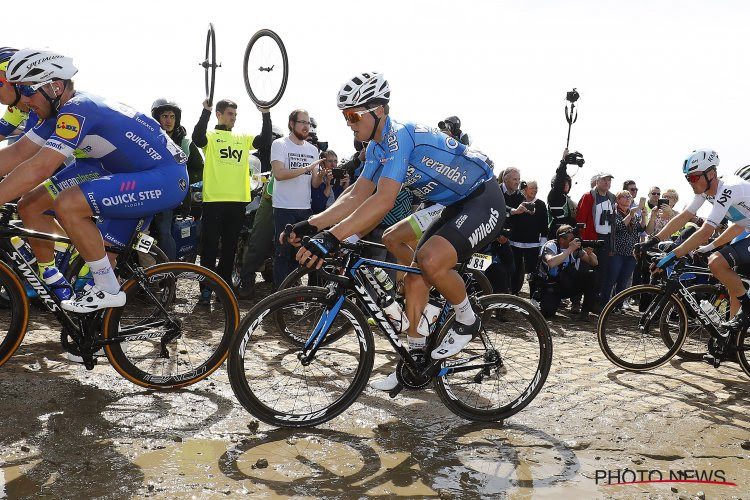 Trainingsmaatjes eren overleden Michael Goolaerts met dit unieke wielertruitje