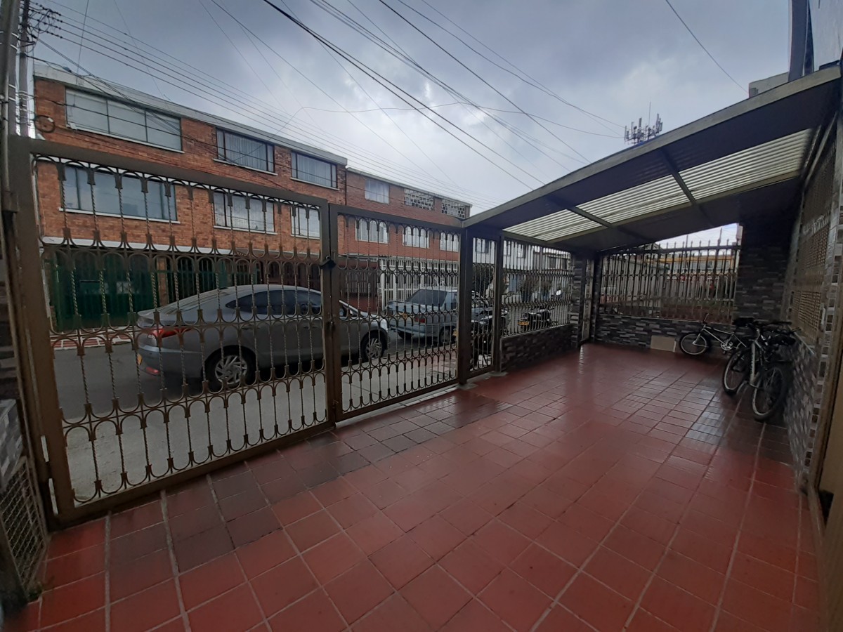 Casa En Venta - Normandia, Bogota