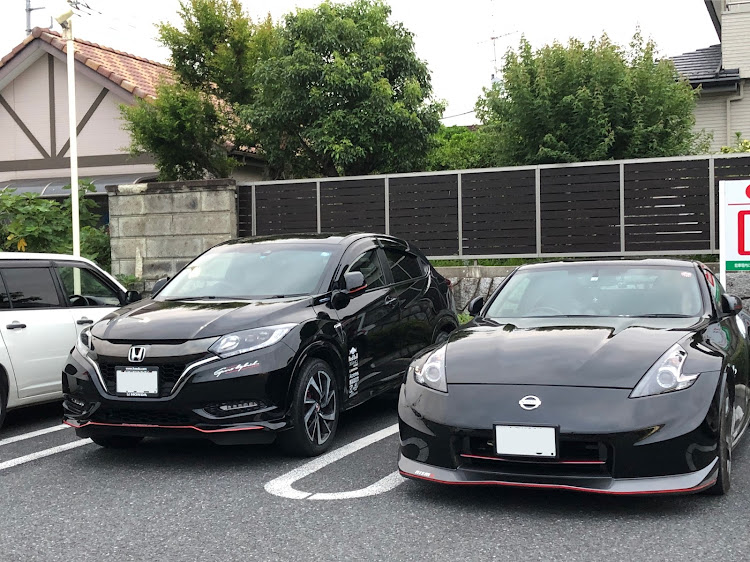 ヴェゼルの並べてみました(^^)に関するカスタム事例の投稿画像1枚目