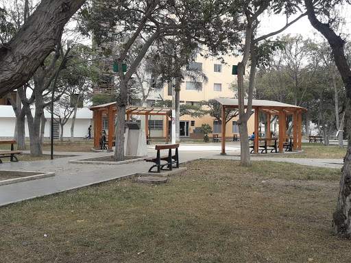 Garcilaso De La Vega Park
