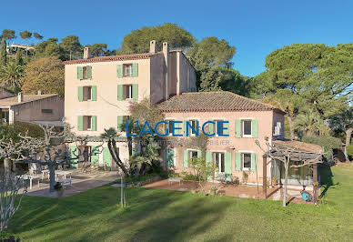 House with pool and terrace 8