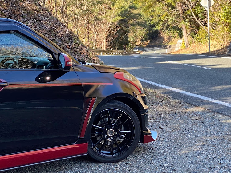 スイフトスポーツの一筋の光へ・閃光になりたいカピ・理性なんて置いてこい・Team 03'z・お気に入りポイントに関するカスタム事例の投稿画像1枚目