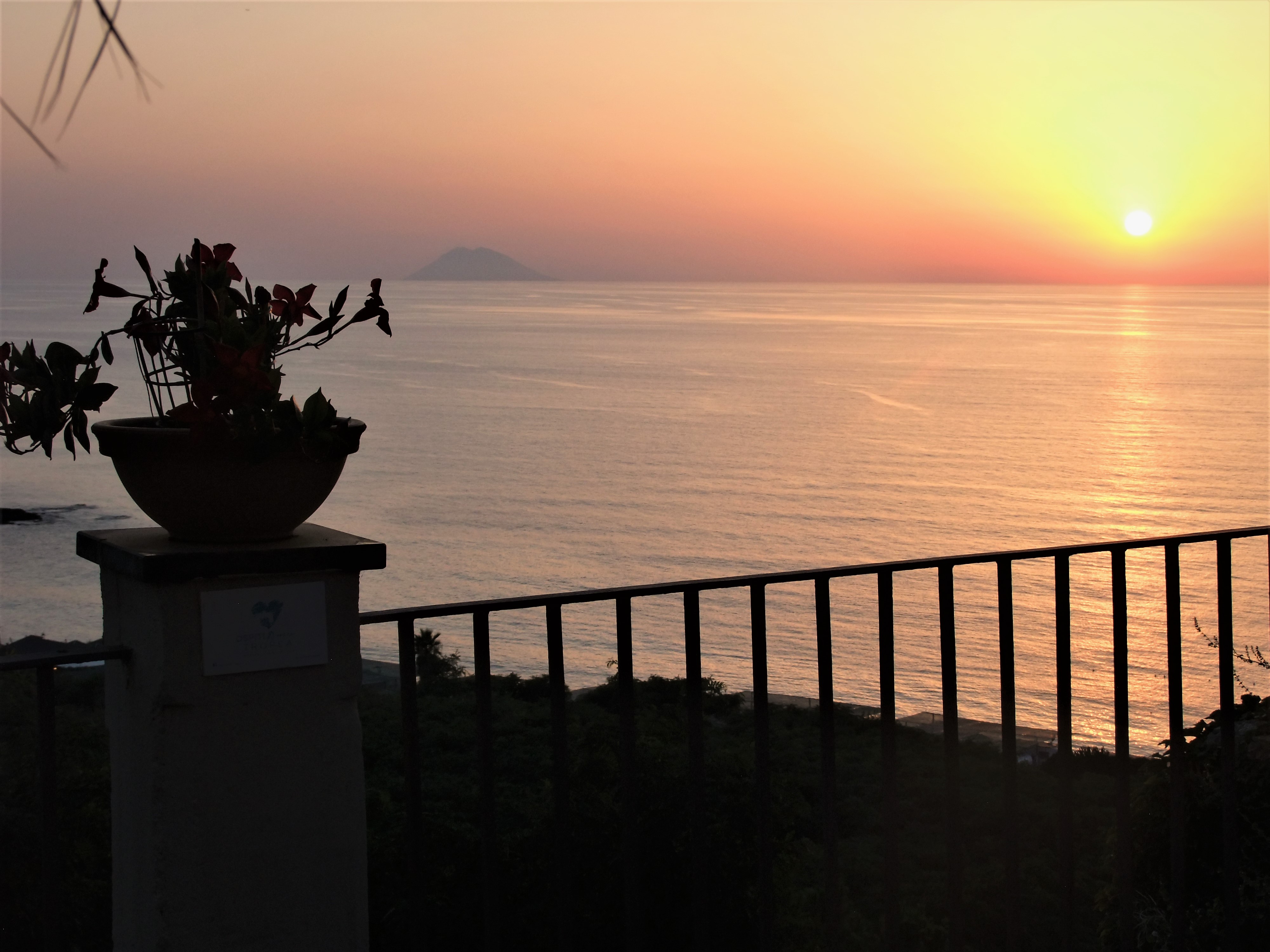 Tramonto su Stromboli di Claudiator