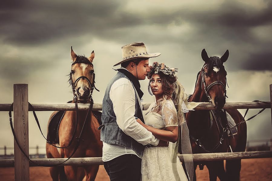 Wedding photographer Nikolay Kolomycev (kolomycev). Photo of 16 February 2018