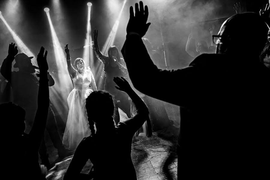 Fotógrafo de casamento Claudiu Negrea (claudiunegrea). Foto de 12 de maio 2020