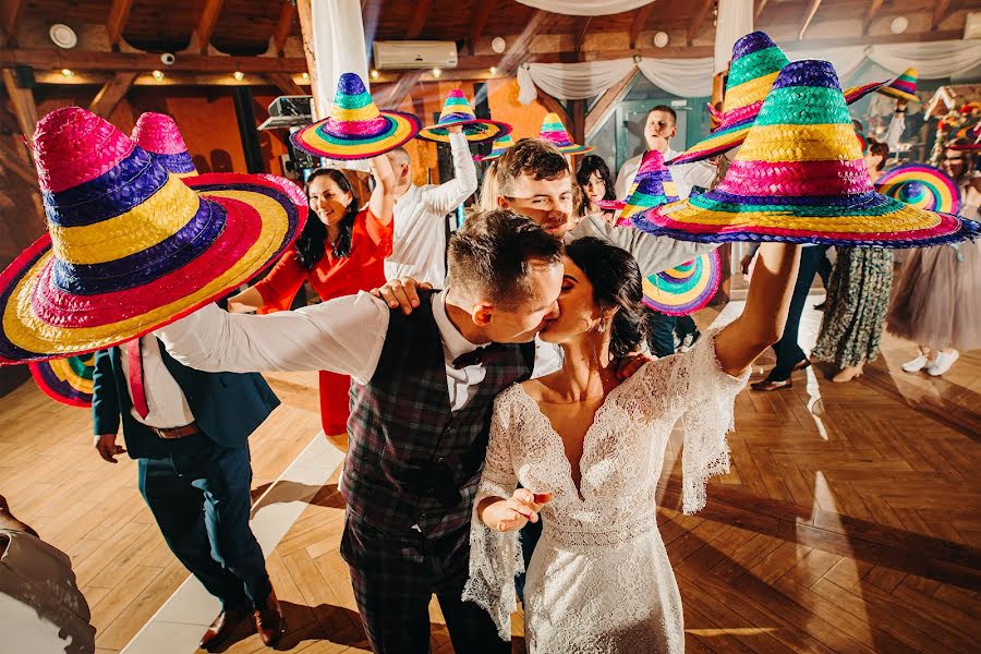 Fotógrafo de casamento Krzysia Kowerczuk (krfoto). Foto de 23 de setembro 2022