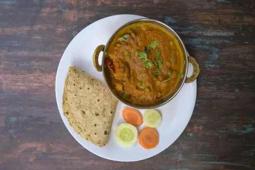 3 Chapathis+Veg Curry+Salad