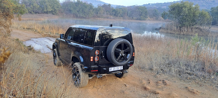 The 90’s shortened wheelbase makes it even more proficient offroad than the Defender 110.