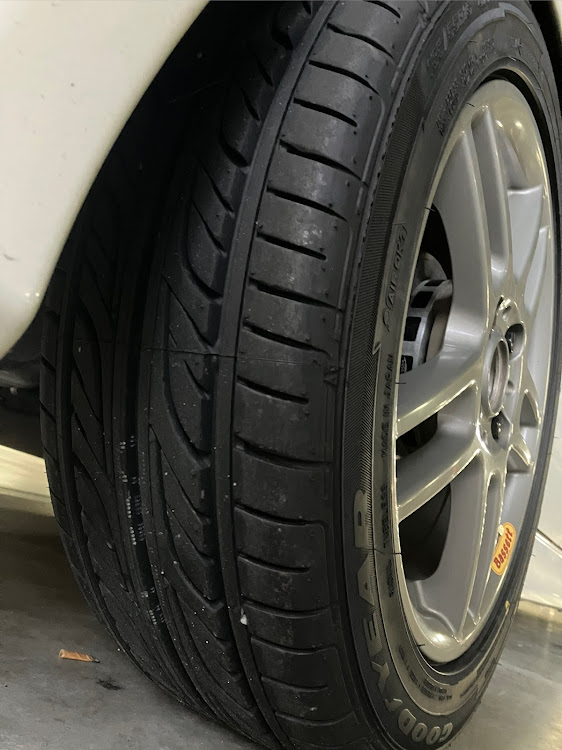 マーチの車検・ハンチング・タイヤ交換・アライメント測定・調整に関するカスタム事例の投稿画像4枚目