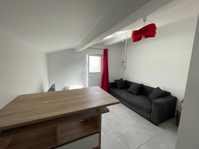 Location meublée appartement 1 pièce 18 m² à Pessac (33600), 580 €