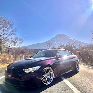 M4 クーペ F82