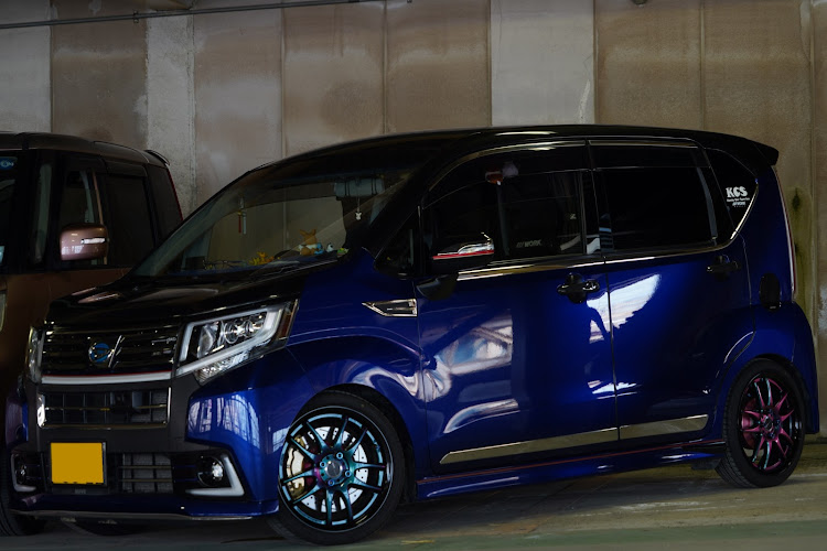 ムーヴの立体駐車場は盛れる・マイカー撮影・ピカピカ✨・ワークエモーションCR2Pに関するカスタム事例の投稿画像1枚目