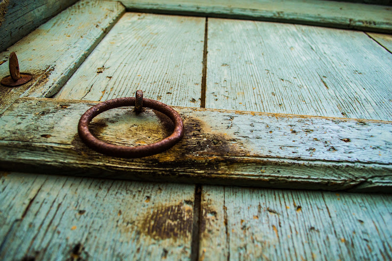 An old door di aitasimona