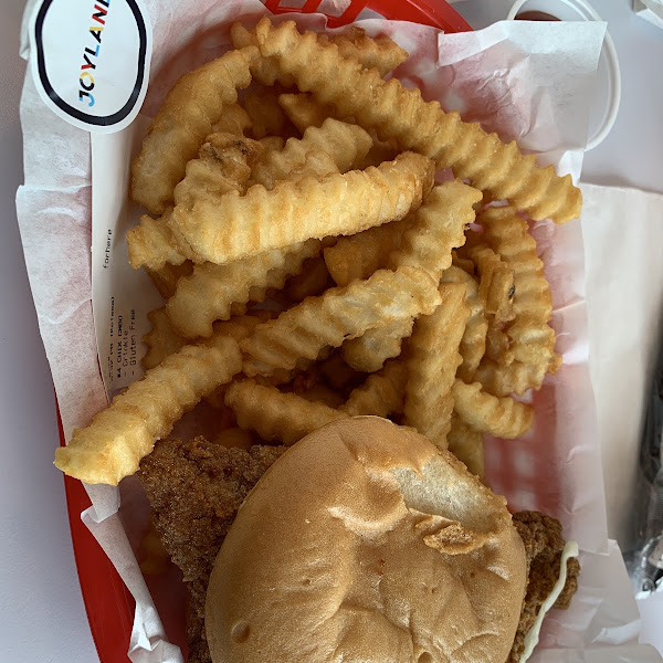 Fried chicken sandwich